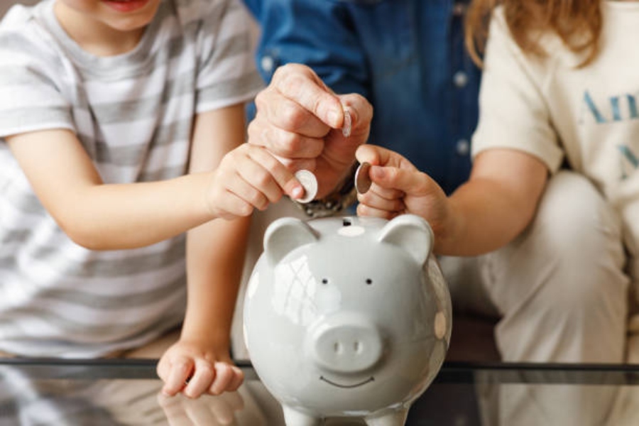 El ahorro para los hijos desde el nacimiento permite planificar gastos futuros